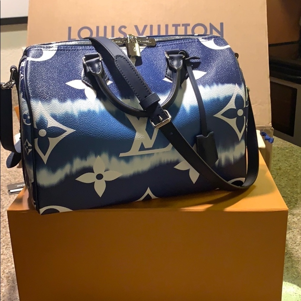 Limited Edition Rare LV Escale Speedy Bandoulière 30 in Blue